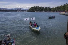 Gaya Island grapples with mixed living.webp
