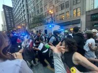 Court lifts Chicago protest limits on agents.webp