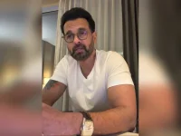 Rohit Roy serenades fans with a Kishore Kumar classic.webp