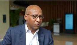 PwC boss warns AI will shrink grad hiring.webp