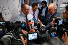 Anwar defends reprimanding aide over contractor letter.webp