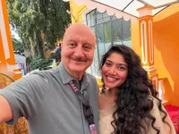 Kher and Pallavi's sweet Goa meet leaves fans swooning.webp