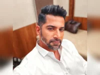 Vivan Bhathena praises Farhan Akhtar’s dedication as an actor.webp