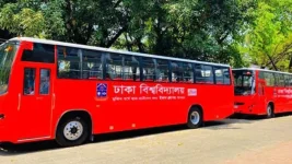 Dhaka University shuts down as students flee quakes.webp