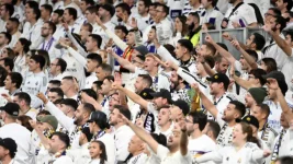 Real Madrid considers allowing outside investors to take a stake.webp