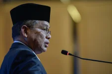 Minister urges empathy in investigation of viral silat video at Johor cemetery.webp