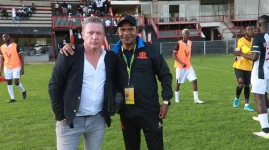 De Jongh slams Highlanders squad despite survival.webp