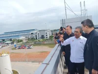 Johor attracts over US$800 million in investments amid political stability.webp