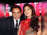 Juhi Chawla’s bittersweet Sholay memories haunt after loss.webp