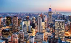 Big Law matches Cravath’s $140k bonus scale.webp
