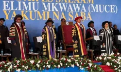JK hands out degrees, one grad drops 4.8 GPA flex.webp