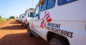 Doctors Without Borders halts Darfur care, deadly violence sidelines aid.webp