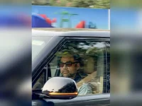Bollywood unites for Dharmendra, fans honor a legend.webp