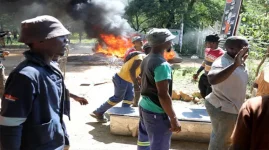 Bubi fury erupts at mine, villagers dump coffin and seize ore.webp