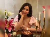 Raashii soaks in love and light, the birthday shines with warmth.webp
