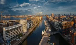 DWF drops anchor in Hamburg, marine squad sets sail.webp