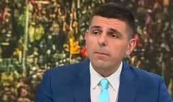 MP accuses police of collusion in protest chaos, calls for resignations.webp