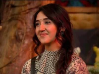 Ashnoor Kaur shrugs off Malti's selfish jab.webp