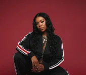 Elaine hits 1M Spotify listeners, silencing doubters.webp