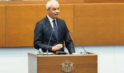 Kostadinov slams budget, vows protests will oust ruling coalition.webp