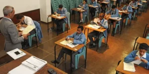 Parliament keeps 30 percent pass mark, critics slam low bar.webp