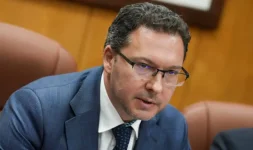 Minister faces Parliament over police handling of protest, tensions flare.webp