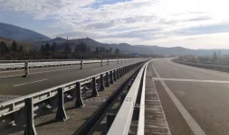 Repairs on the Struma highway are slowing traffic, drive safely and mind the limits.webp