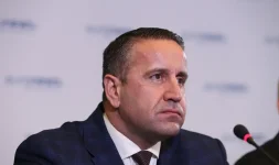 Harizanov calls the budget a mish-mash, protests spark new questions.webp