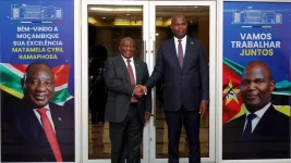 Ramaphosa ditches handshakes for hard deals, eyes economic union.webp