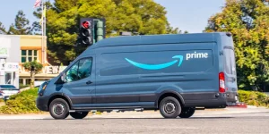 Amazon eyes breaking up with USPS, building its own mail network.webp