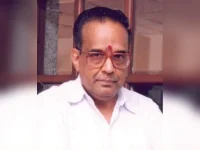 Vishal mourns AVM Saravanan, calls him filmmaking’s north star.webp