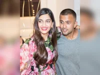 Sonam Kapoor flashes baby bump, calls herself “MOTHER”.webp