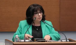 New budget caps state debt at 10 billion euros, pension hike set.webp