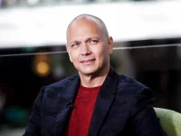 Apple faces talent drain, Tony Fadell eyes the top seat.webp