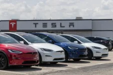 EV sales stall, new tax leaves UK drivers on edge.webp