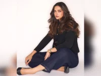Deepika sizzles, Ranveer melts before Dhurandhar.webp