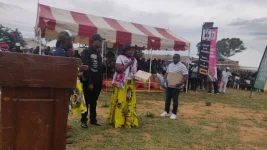 Zanu PF woos Nkulumane, rally rains gifts and cash.webp