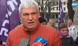 Unions block parliament doors, budget squeeze.webp