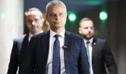 Vazrazhdane backs exit, euro delay push.webp