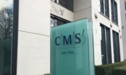 CMS expands Harvey AI to 7,000 lawyers, legaltech flex hits new high.webp