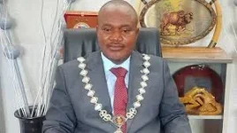 Gweru mayor begs with bells, cheer fund needs cheerleaders.webp
