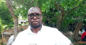Malawi farmers dig deep, agroecology offers new hope.webp