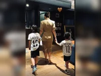 Kareena brings boys to meet Messi, jerseys on point.webp