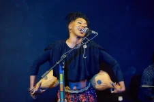 Hope Masike heals crowd with mbira magic.webp