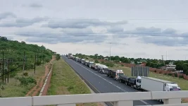 Beitbridge chaos, TIP queues spark holiday hell.webp