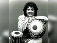 Jackie Shroff honors Zakir Hussain, tabla legend gone too soon.webp