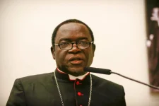 Kanu meets the bishop, shares jailhouse laughter and prayer.webp