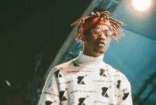 Emtee dozes off mid-show, fans demand refunds.webp