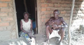 Elder brother begs for help, sister’s leg won’t budge.webp