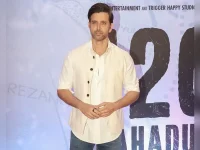 Hrithik Roshan begs fans not to read ‘1984’.webp